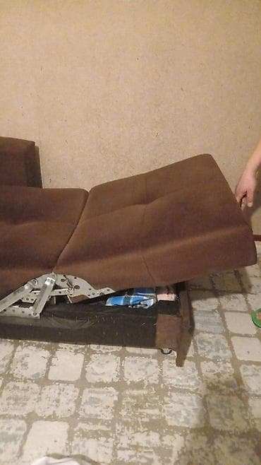 tek divanlar: Di̇van-kravat, Açılan, Bazalı — 4