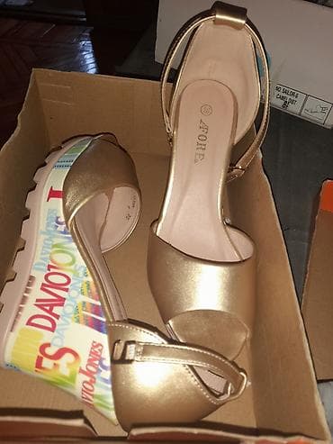 Basanoşka və səndəllər: Ölçü: 38, rəng - Qızılı, Yeni — 1