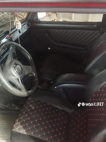 niva arxa stoplari: VAZ 2107, qırmızı rəng. - Kuzov: klassik 2107 dizaynı, xrom ön — 3