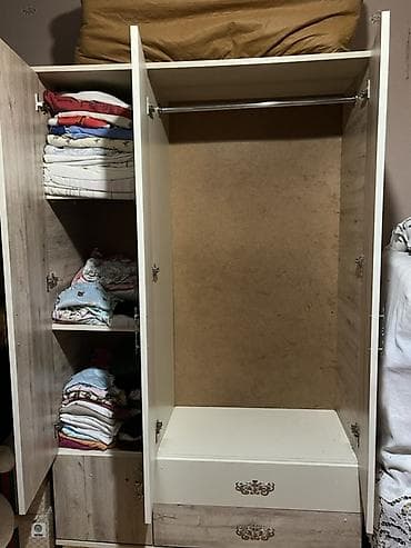 desmalar: 3 qapılı, Güzgülü, Bej, Digər material, Açılan, Düz dolab — 2