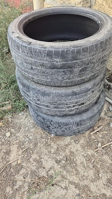 qazel teker: 225/45 ZR17 94W ölçülü. 3 eded tekerdi 1 i desildi deye deyisdim — 1