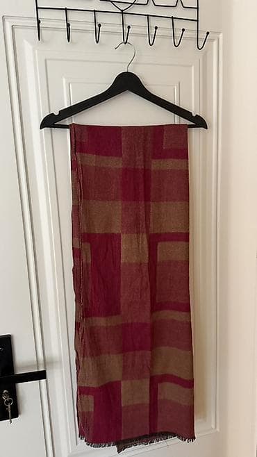 Bordo tonlarda kvadrat/haşiyəli naxışlı şərf/şal. Yüngül və yumşaq lalafo.az -da Bordo tonlarda kvadrat/haşiyəli naxışlı şərf/şal. Yüngül və yumşaq