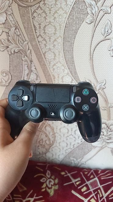 PlayStation 4 Slim komplekt - Konsol: Sony PlayStation 4 Slim (qara — 6