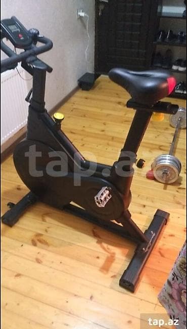 Spinning tipli stasionar velosiped - Güclü polad karkaslı, yerə