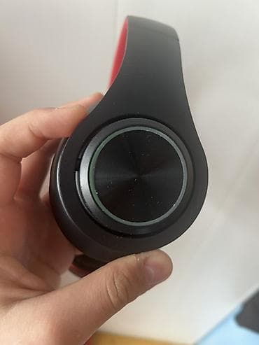 kalonka mikrafonlu: LED işıqlı simsiz qulaqlıq - Dizayn: Qulaqüstü, qara korpus, iç — 2