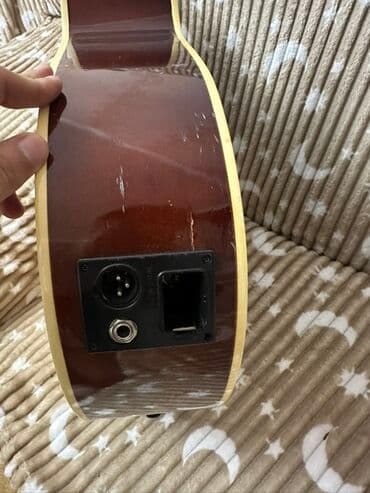 qedim saatlar haqqında melumat: Elektro-akustik gitara – cutaway korpuslu, sunburst ön qapaqlı model — 4