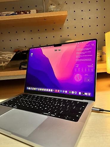 macbook pro 17 inch fiyat: Apple MacBook Pro 14" M5 2025 (gümüş) Koreyadan almişam cəmi 5 dəfə — 4