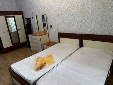 4 otaqlı ev: 28 may metrosuna yaxin şərq bazarina yaxin 16 mertebeli binanın 4-cu — 4