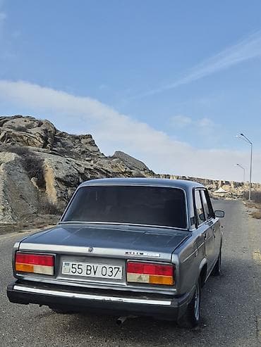 vaz 2121: Lada 2107 sedan - Kuzov: 4 qapılı sedan, boz rəng - Mühərrik — 6