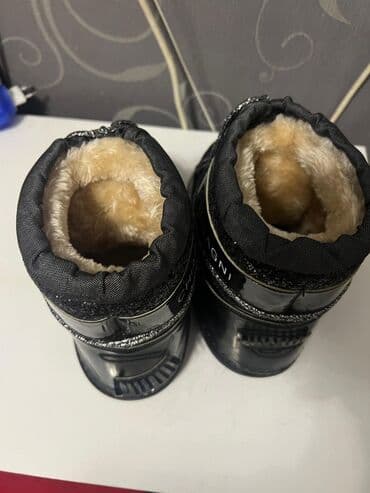 детские зимние перчатки: Chiara Ferragni qış çəkmələri.Hediyye alinib.Razmeri boyuk geldi.36 — 3