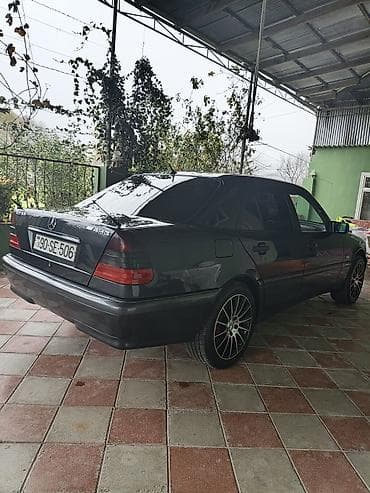 ikinci el mercedesler: Mercedes-Benz C-Class (W202) sedan - Kuzov: 4 qapılı sedan, tünd boz — 3