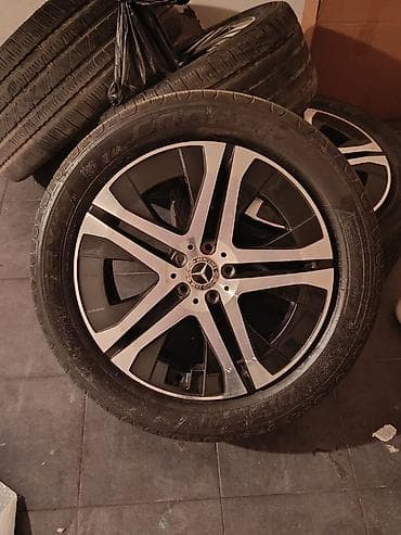 disk qabi: Mercedes-Benz üçün orijinal kuzov və təkər hissələri satılır: - Ön — 4