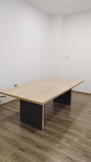 Yeni, Konfrans zalı üçün, Dördbucaq masa