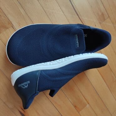 goy daş: Nəfəs alan tora malik tünd göy rəngdə ayaqqabılar. Yüngül və rahat — 3