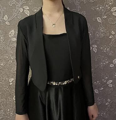 Qadınlar üçün zərif qara dəst - Tərkib: midi ətəkli don və qısa