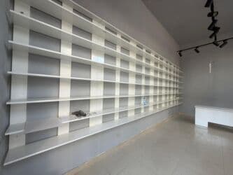 qab qacaq ikinci el: Vitrinlər satılır yeni yığılıb istifadə olunmayib — 2