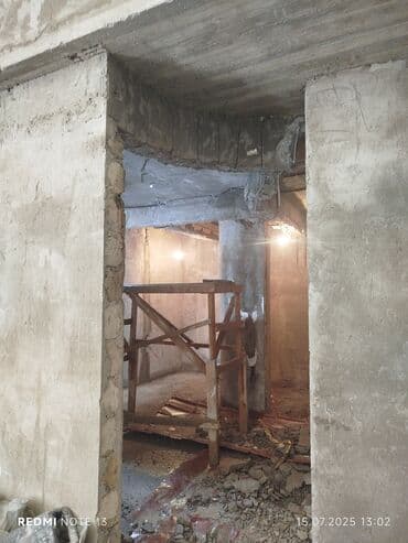 icare avtomobil qalmaq serti ile: Səssiz tozsuz səliqəli kəsim. Beton katlavan monolit kubik — 19