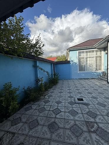 araz market neftciler: 100 kv. m, 3 otaqlı, Qaz, İşıq, Su — 4