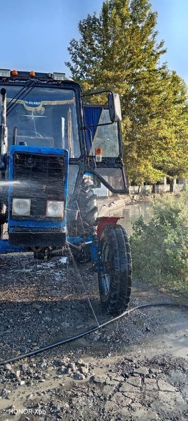 ucuz tap az traktorlar: Belarus MTZ traktoru - Güclü ön və arxa təkər komplekti, dərin — 1