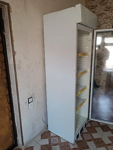 Dərin dondurucular: Ticarət vitrini tipli soyuducu (Uğur brendi) - Şüşə qapılı, dikey — 2