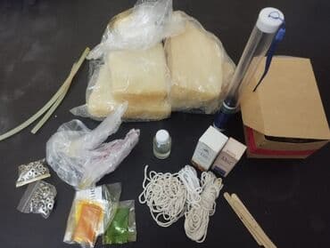 hind yağı aptek: Şam parafini. İstilik ölçən. Rəng tozları. Yağ ətirləri.t Tutqaclar — 1