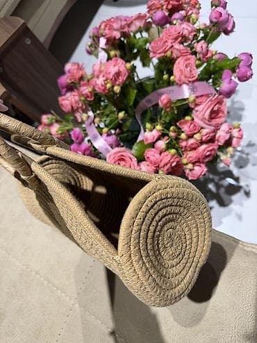 Аксессуары: Yaşıl mini çanta💚 Charles&Keith markasına aiddir içində kartlığıda — 10