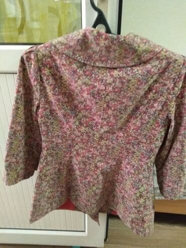 женская куртка: 1.Куртка женская размер м
2 песец натуральный — 2