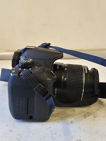 mini pc: Canon EOS 700D DSLR fotoaparat + Canon Zoom Lens EF‑S 18–55mm — 5