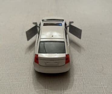 kagiz pullar: Ağ rəngli mini model avtomobil – sedan/krossover üslubunda oyuncaq — 7