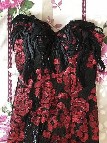 don: Qırmızı güllü payetli gecə libası - Model: çiyinləri açıq, strapless — 10