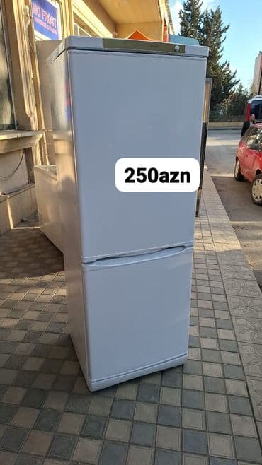 Soyuducu – 250 AZN - İki qapılı model: yuxarıda soyuducu bölmə