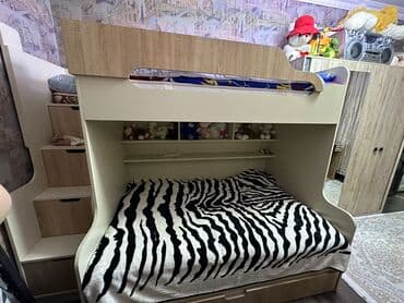 pilləkən: Oğlan və qız üçün, İşlənmiş, Çarpayı, Matras ilə, Siyirməli — 1