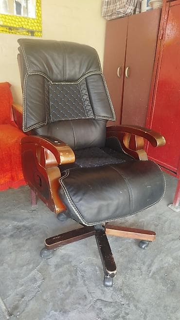 İşlənmiş, Təkərli, Qolları tənzimlənmir, Dəri