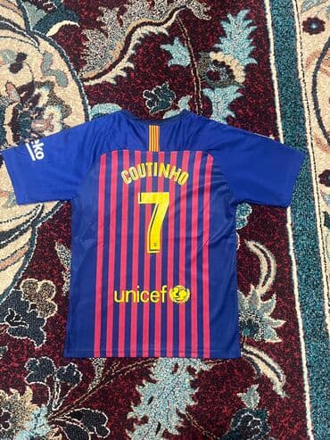 cristiano ronaldo forma: Futbol Formasıdır.Vəziyyəti əladır.Son qiymətdir.Çox az geyinilib.M — 1