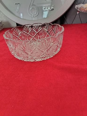 xonca aksesuarları: Çexiya Xrustal Meyvə qabı və 6 ədəd xrustal stəkan dəsti satılır. Çox — 2
