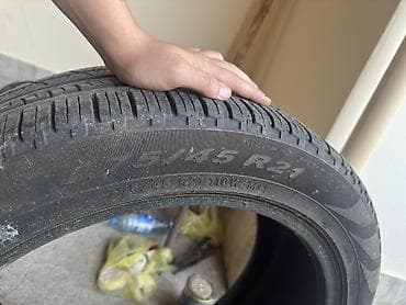 Pirelli avtomobil şini - Marka/model: Pirelli (loqo yan divarda) -
