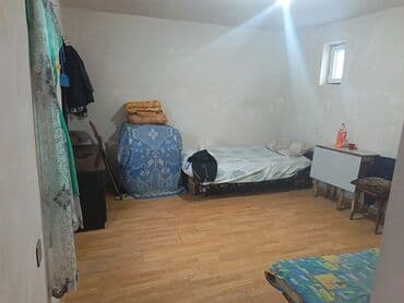 mingəcevirdə bir otaqlı ev axtarıram: 1 otaqlı heyet evi hamam tualet var işığı var sənət bələdiyyə evdə — 3