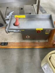 ət çəkən maşın: Sənaye Tipi Ətçəkən Aparat Sənaye tipli ətçəkən (ət üyüdən) aparat — 5