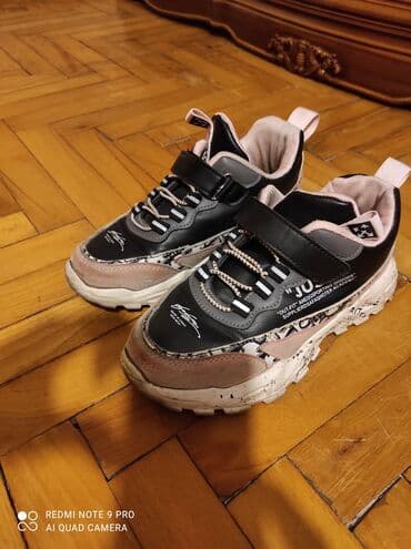 kicik dabanlı ayaqqabı: Ayaqqabı(qız uşağı üçün) — 1