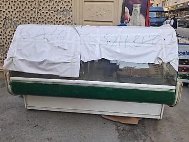 Salam. Vitrin Soyuducu təcili satılır. Heç bir problemi yoxdu. Meyvə — 3