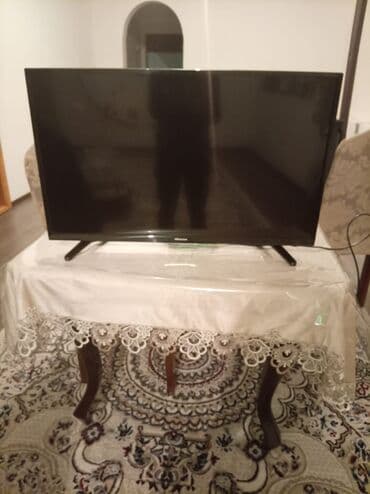 6 ekran: Televizor Hisense LED ekran 32" — 1