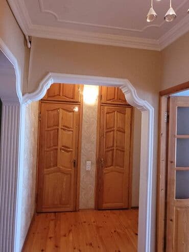 razinde kiraye evler 2 otaqli 300 azn: Bakı, Qaraçuxur qəs., 3 otaqlı, Köhnə tikili, m. Xalqlar Dostluğu, 80 kv. m — 5