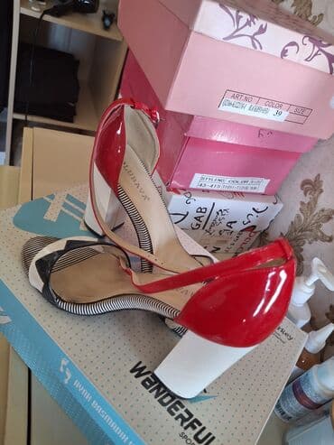 qadın ayaqqabılar: Qadın sandaleti – QUBAVA - Ölçü: 39 (qutuda qeyd olunub) - Rənglər — 1