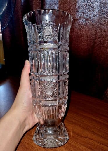 məxmər gülü: Bir vaza, Xrustal — 3