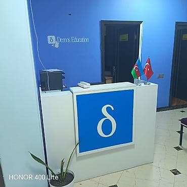 reseption masası: TƏCİLİ SATILIR: Resepşin əla vəziyyətdə 100 manat. Xətai m. (5258) — 1