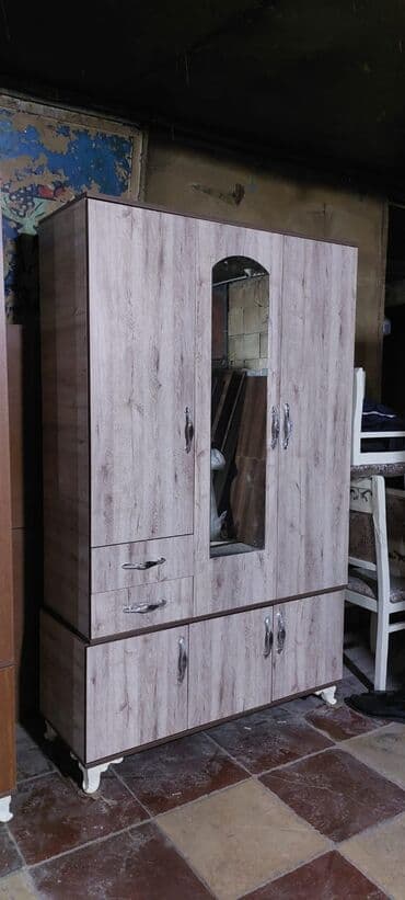 laminat qiyməti: Yeni, Açılan, 3 qapılı Düz dolab, Dolab-asılqan, Azərbaycan — 18