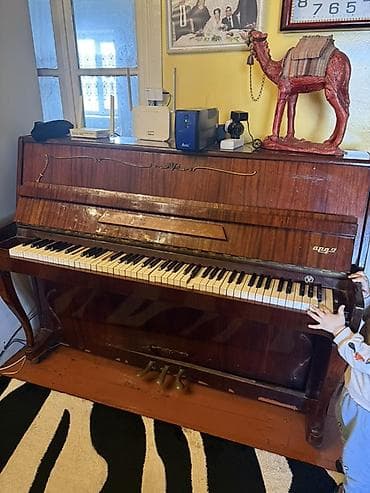 yamaha akustik piano: 50 azndir gelin goturun unvandan . Ağac korpuslu akustik pianino – — 3
