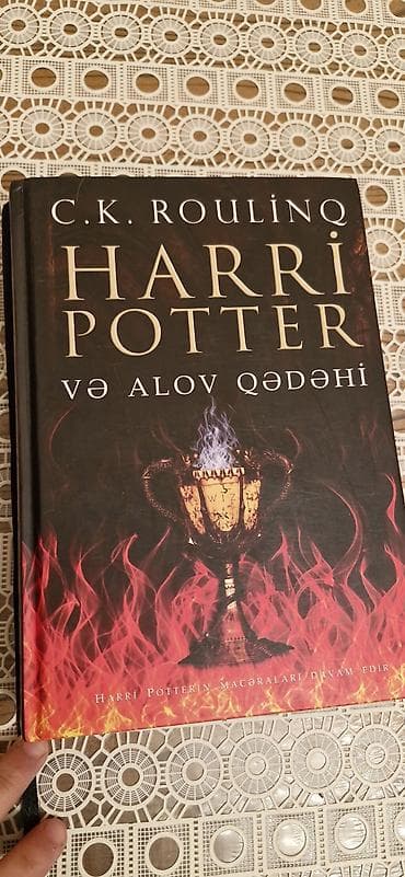 Satışda: Kitablar toplusu 1 ri 7manat 1) C.K. Roulinq – “Harri Potter
