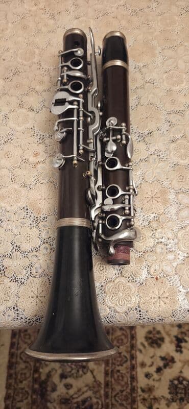 духовой деревянный инструмент: Klarinet – ebonit b mexanizmi - İki hdən ibarət korpus: üst və alt — 1