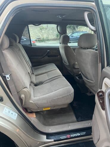 bmw x6 35i xdrive: Toyota Sequoia: 4.7 l | 2002 il Ofrouder/SUV — 8